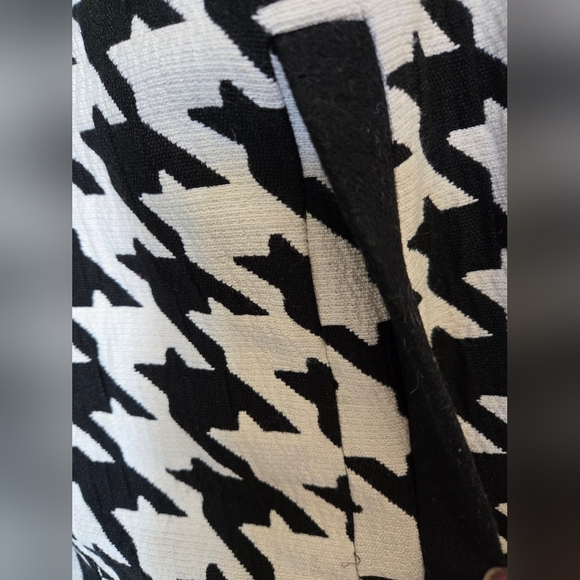 Zara Trafaluc Black and White Houndstooth Women's Coat. Size Small - Picture 4 of 15